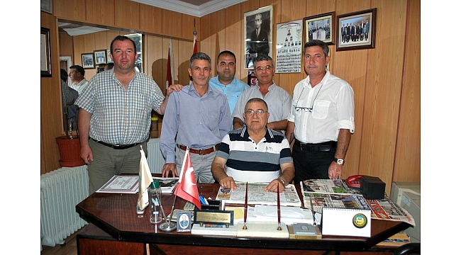 30 yıllık başkan koltuğu bırakıyor