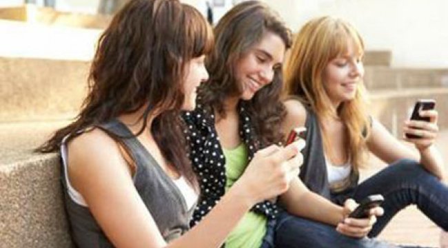 Gençler cep telefonunu ´arkadaş´ olarak görüyor