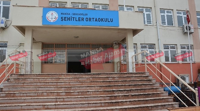 Görevlerine İade Edildiler