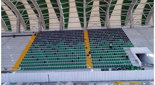 Akhisar Belediyespor 1 haftada yaklaşık 2 bin kombine satışı yaptı