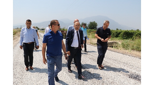 Büyükşehirin asfalt çalışması mahalleyi tozdan kurtardı