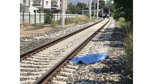 Manisa'da trenin çarptığı 14 yaşındaki çocuk öldü