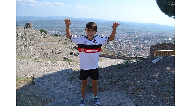 Manisalı 11 yaşındaki oyuncu Beşiktaş'ta forma giyecek