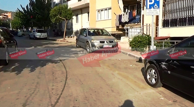 Park halindeki 3 araca çarpıp kaçtı