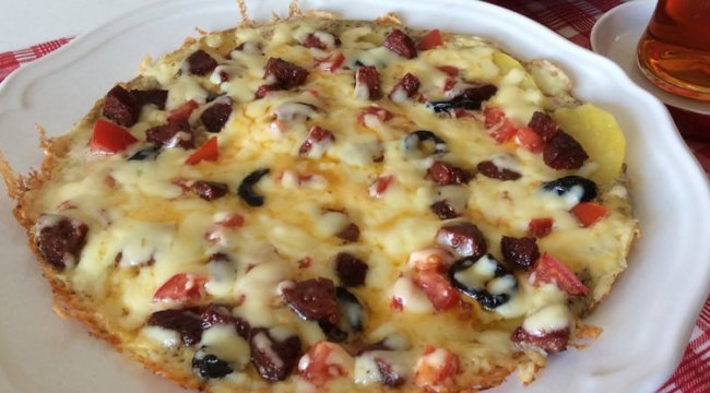 Patates Pizzası nasıl yapılır? Pratik tavada pizza tarifi