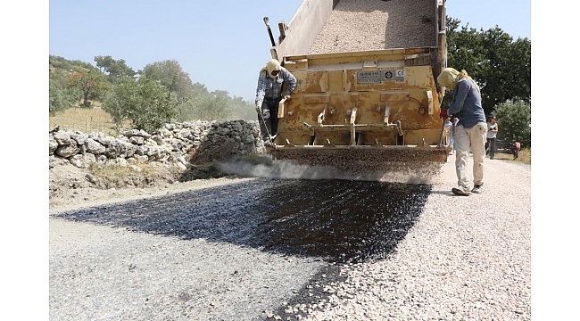 Demirci'de 25 kilometrelik yol asfalta kavuşuyor