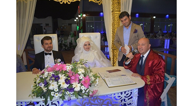 Dokur ve Bahar ailelerinin mutlu günü