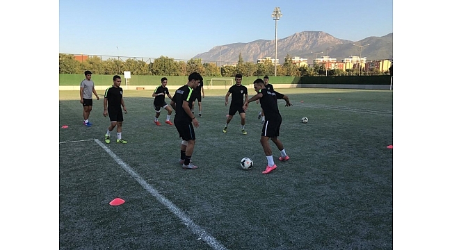 Genç yıldızlar top başı yaptı