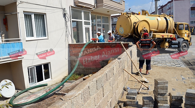 Sağanak yağış Soma'yı felç etti