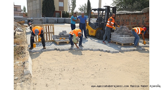 Turgutlu'da yollara kilit parke taşı