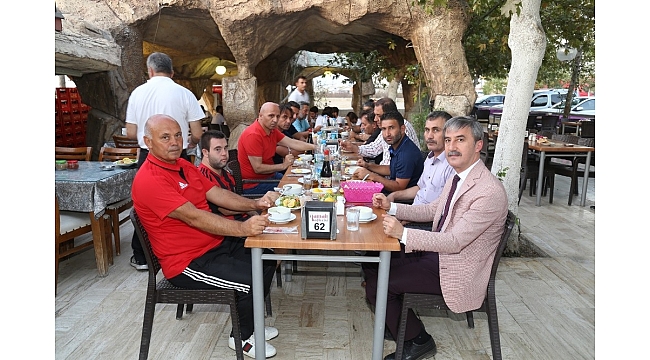Turgutluspor, yemekte buluştu