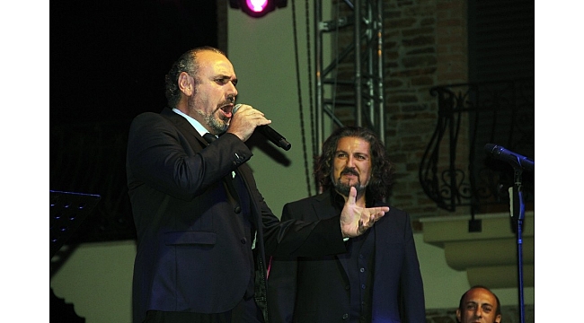 Üzüm bağında tenor sesleri yükseldi