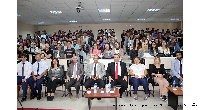 Yeni öğrencilerle oryantasyon toplantısı yapıldı