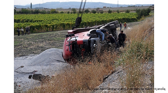 Yol yapımında çalışan kamyonlar çarpıştı: 1 yaralı