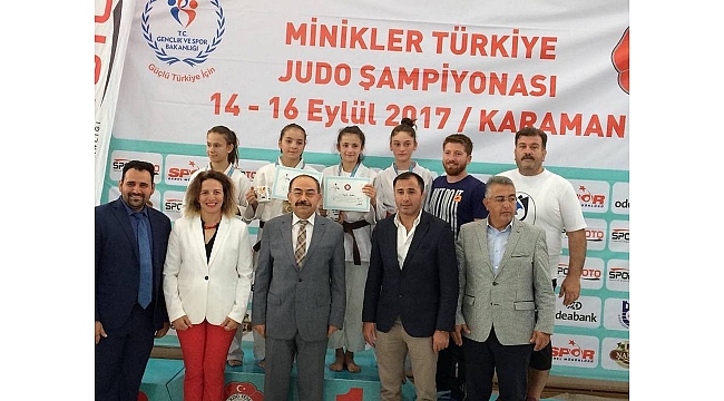 Yunusemreli judocular Karaman'dan madalyayla döndü