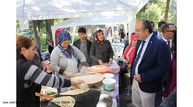 Akhisarlı kadınlardan el emeği ürünler