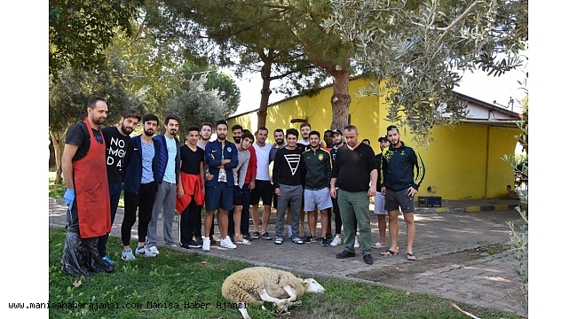 Alaşehir Belediyespor çalışmalarına kurban keserek başladı