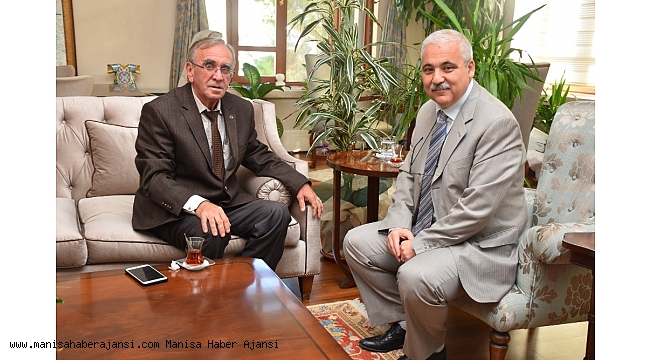 Araştırmacı yazar konferanslarını anlattı