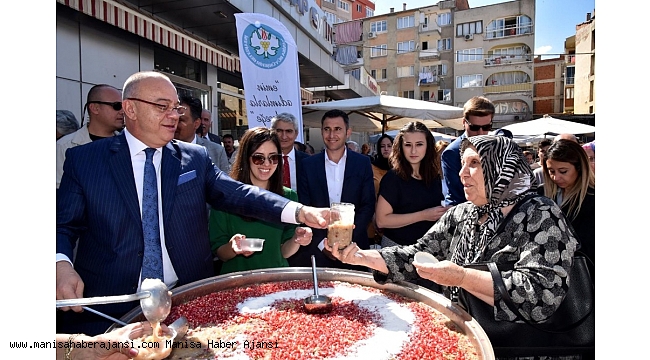 Başkan Ergün Aşure dağıttı hayır duası aldı