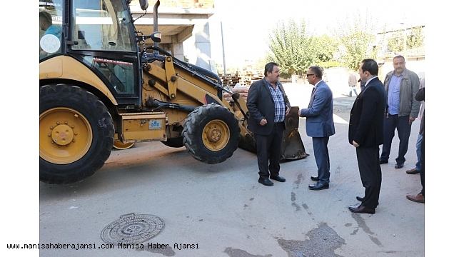 Bozulan yollarda onarım çalışması devam ediyor