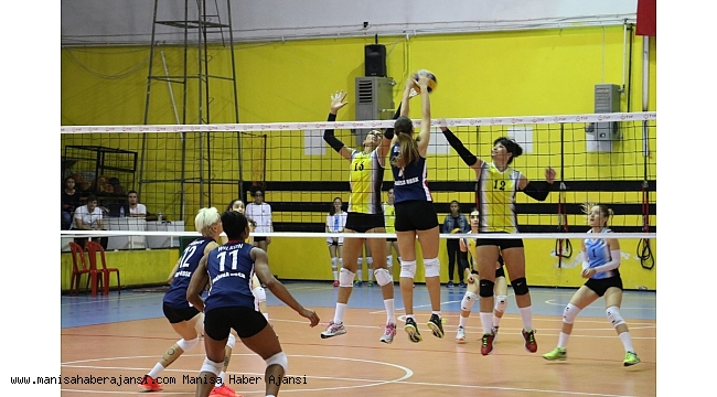 Büyükşehir hem futbolda hem de voleybolda güldü