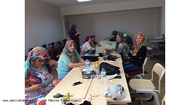 Karaağaçlı Bilgi Evi meslek sahibi yapıyor