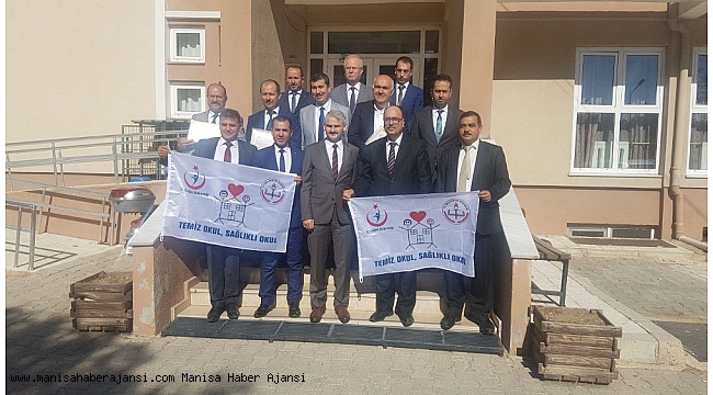 Kula'da 10 okula 'Beyaz Bayrak'