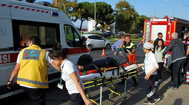 Manisa'da tır otomobile çarptı: 1 yaralı