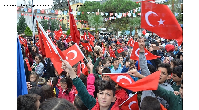 Manisa ilçelerinde Cumhuriyet Bayramı coşkusu