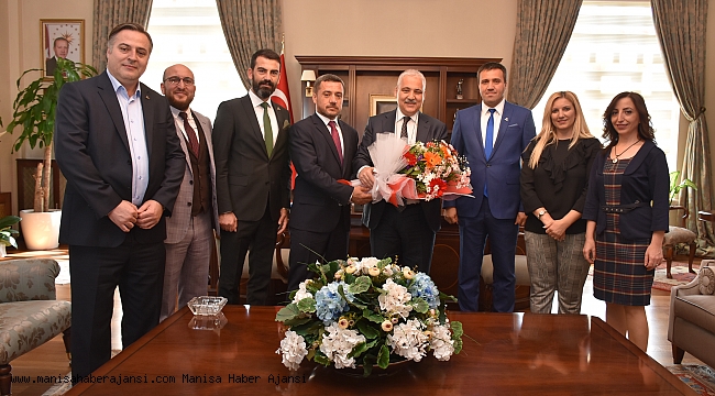 Manisa Valisi Güvençer 15 Temmuz Derneği'ni ağırladı