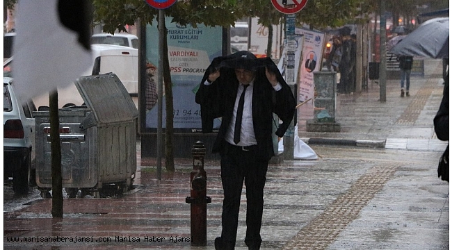 Manisa'da sağanak yağış etkili oldu