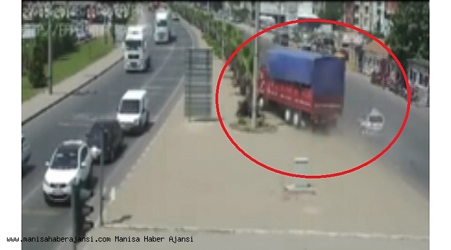 Manisa'daki trafik kazaları MOBESE'ye yansıdı