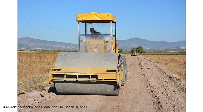 Şehzadeler Belediyesi ova yollarına bakım yapıyor