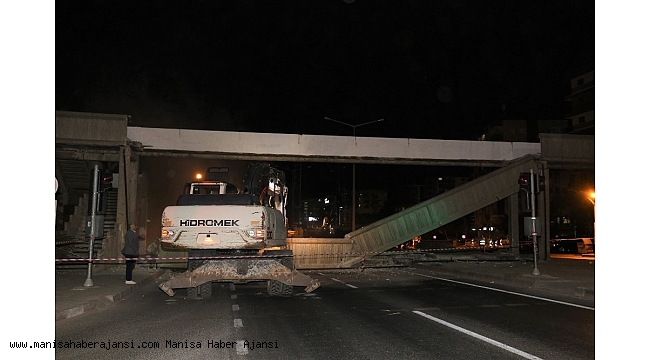 Yeni proje için eski üst geçidin yıkımı gerçekleştirildi