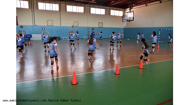 Yunusemre yeni voleybolcular yetiştirecek