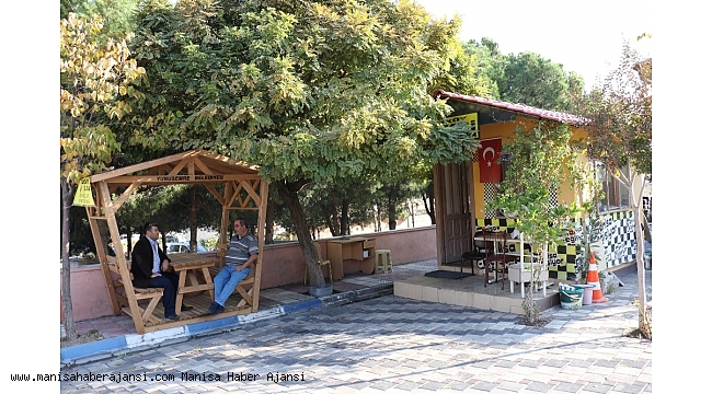 Yunusemre'den taksi duraklarına kamelya