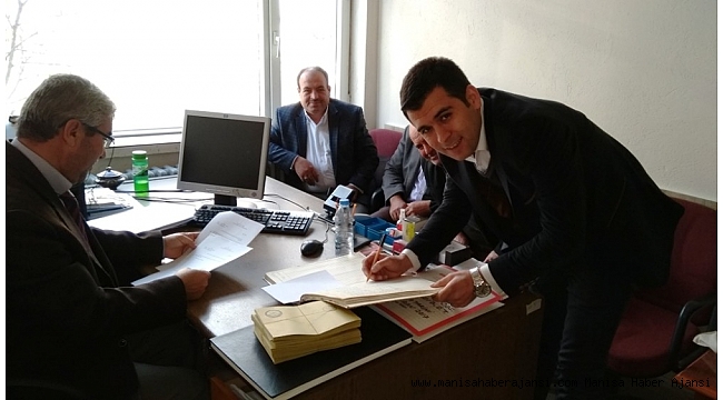 AK Parti Selendi İlçe Başkanı Kaçar mazbatasını aldı