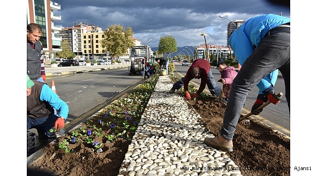 Alaşehir çiçekle renklendi