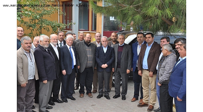 Arınç Kırkağaç'ta hayır yemeğine katıldı