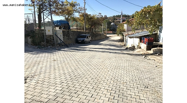 Gebeler Mahallesi yollarında kilit parke taşı döşeniyor