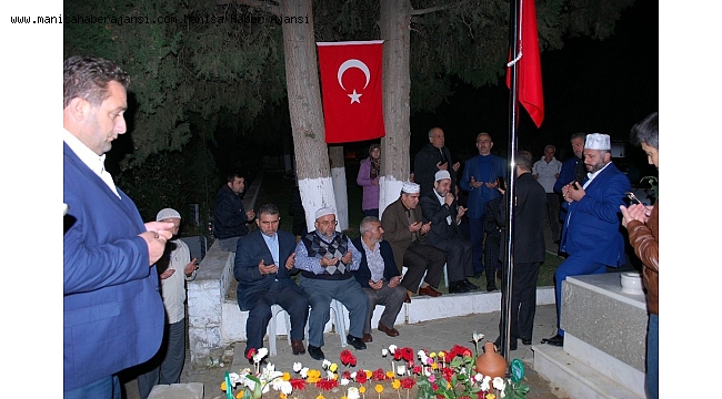 İstanbul'lu hafızlar, şehit polis Taşdemir'in kabrinde Kur'an-ı Kerim okudu