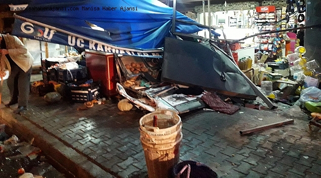 Manisa'da tır işçi servisine çarptı: 1 ölü, 24 yaralı