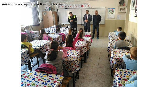 Polisten öğrencilere trafik eğitimi
