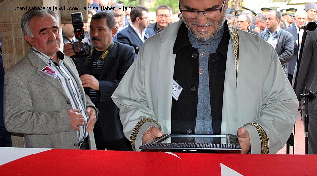 Şehit babasının en acı görevi