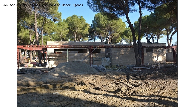 Şehzadeler Park'ta çalışmalar tüm hızıyla devam ediyor