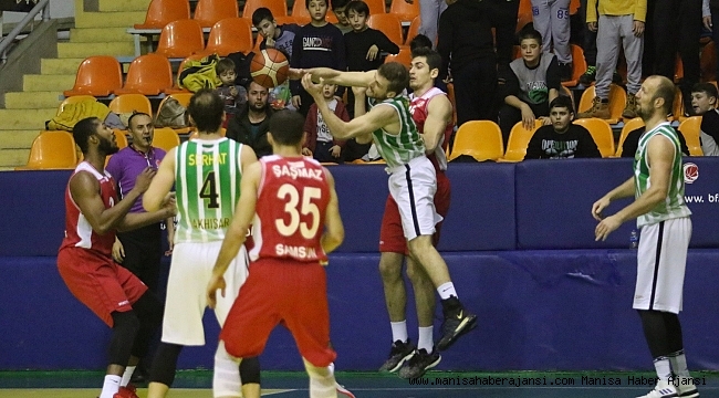 Akhisarlı devler ligde 8. galibiyetini aldı