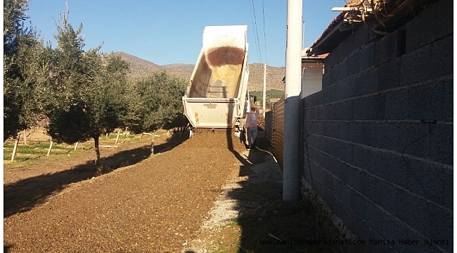 Alaşehir'de ekipler aralıksız çalışıyor