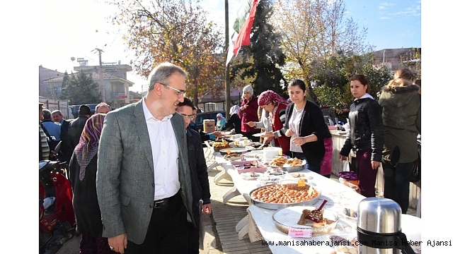 Başkan Karaçoban Kur'an Kursu inşaatı için düzenlenen kermese katıldı