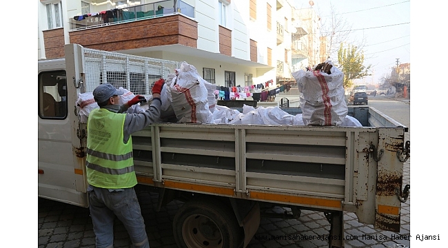 Budanan ağaçlardan çıkan odunlar ihtiyaç sahiplerini ısıtıyor