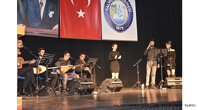 Salihli'de engelsiz şarkılar konseri beğeni topladı